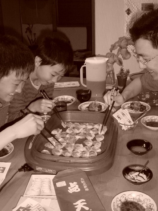 http://kuyu.jp/diary/upload/2006/06/gixyouza%20004-thumb.jpg